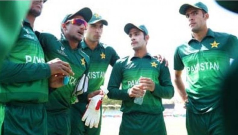 पाकिस्तान का 'वर्ल्ड कप' अभियान ख़त्म, सेमीफइनल में बांग्लादेश से भिड़ेगी टीम इंडिया