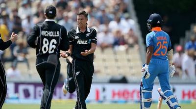 IND vs NZ LIVE : बोल्ट और ग्रैंडहोम ने तोड़ी भारतीय बल्लेबाजी की कमर