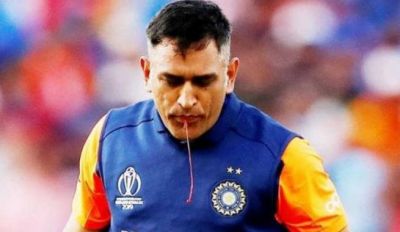 This great wicketkeeper defends Dhoni,  said this heartwarming thing