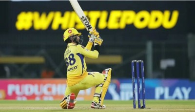 'People worship Dhoni like God, it becomes difficult..', reveals CSK opener