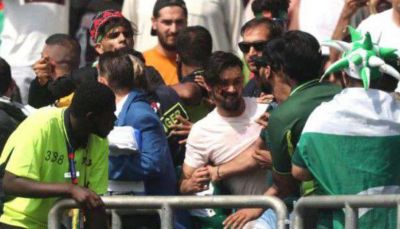 VIDEO: After the stadium, Pakistan and Afghanistan fans clash on road