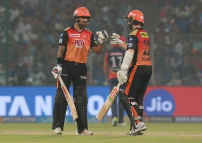 IPL 2018: दिल्ली को 9 विकेट से हरा प्लेऑफ में पहुंचने वाली पहली टीम बनी हैदराबाद