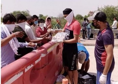 इस शहर के युवा क्रिकेटर ने बढ़ाया  प्रवासी मजदूरों के लिए मदद का हाथ