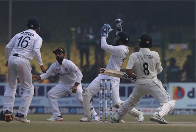Ind Vs NZ: 52 गेंदों में 1 विकेट नहीं ले सकी टीम इंडिया, ड्रा पर ख़त्म हुआ कानपुर टेस्ट
