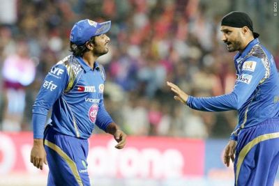 टीम इंडिया के इस बल्लेबाज ने की बुजुर्ग व्यक्ति से रोड़ पर हाथापाई 




रायडू