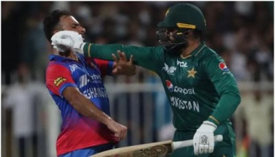 पाकिस्तानी क्रिकेटर आसिफ अली पर लगेगा आजीवन प्रतिबंध ? मैदान पर लड़ते हुए वीडियो वायरल