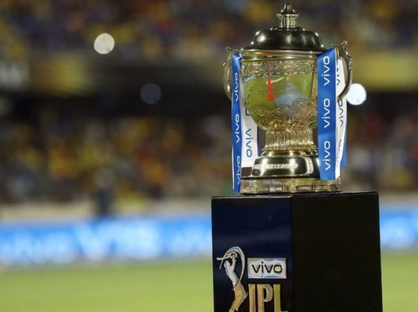 IPL 2021: UAE पहुंचे मुंबई इंडियंस के खिलाड़ी, कोहली-सिराज कल भरेंगे उड़ान