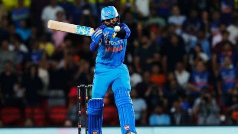 Ind Vs Aus: दिनेश कार्तिक ने महज 2 गेंदों में लूटी महफ़िल, खुश हो गए कप्तान, देखें Video