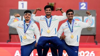 एशियन गेम्स : भारतीय तीरंदाज साहिल, कुशल और गणेश ने कंपाउंड पुरुष टीम इवेंट में जीता गोल्ड मेडल