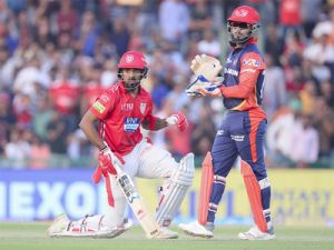 IPL Live 2018:End of Powerplay. Kings XI  loses two wickets in chase of 167