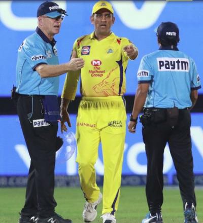 MS Dhoni reprimanded for confrontation with umpires, fined 50 percent of match fees
