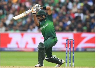 Star Pakistan cricketers sign PCB's amended central contracts