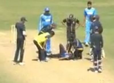 Video: Ashok Dinda gets injured after being hit by the batsman on the face during a match, rushed to the hospital