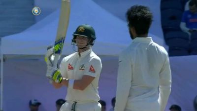 Jadeja entertains Steve Smith with his mimicry on the pitch