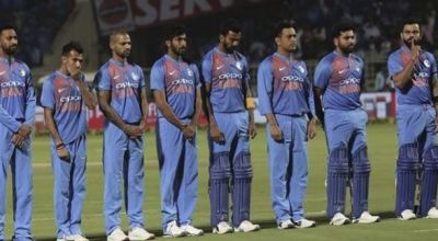 India lost T20I against Australia by three wickets, Netizens criticises  MS Dhoni criticised after slow knock in 1st T20I