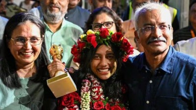After FIDE Women's World Cup win, Divya Deshmukh receives grand welcome at Nagpur Airport