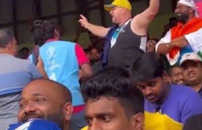 Australian Fan's Patriotic Chant Warms Hearts in Bengaluru During Australia-Pakistan World Cup Match