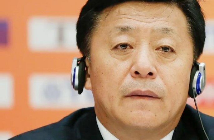 The heat of corruption reached China's chief sports official, Du Zhaocai.