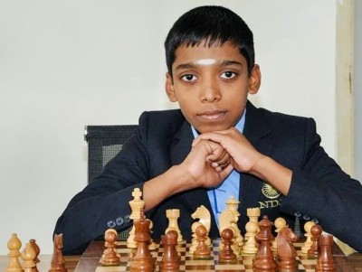 शतरंज विश्व कप के फाइनल में पहुंचे भारत के युवा स्टार प्रज्ञानंदा, विश्वनाथन आनंद ने दी बधाई