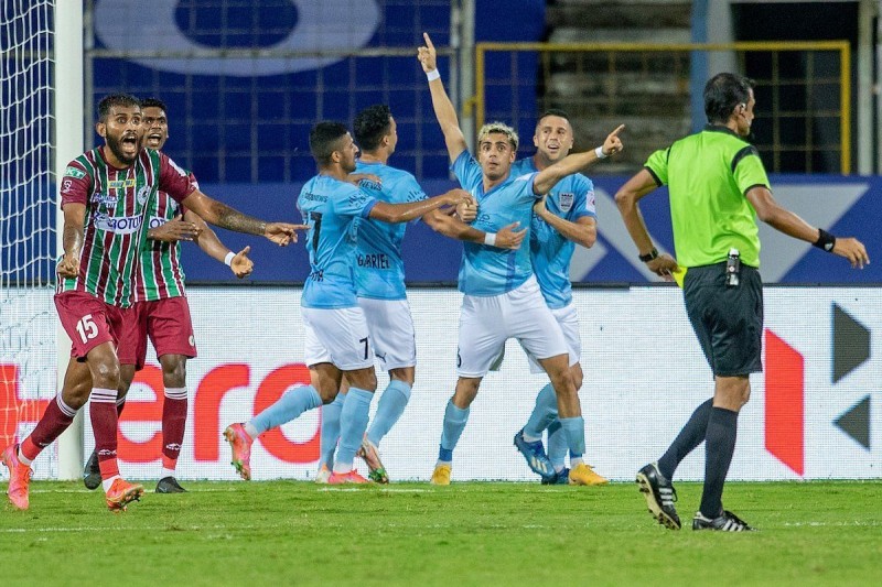 Indian Super League में मुंबई ने मोहन बागान को दी कड़ी मात