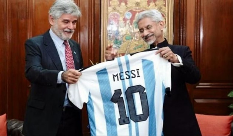 अर्जेंटीना के मंत्री से मिले विदेश मंत्री जयशंकर, गिफ्ट में मिली ये खास चीज