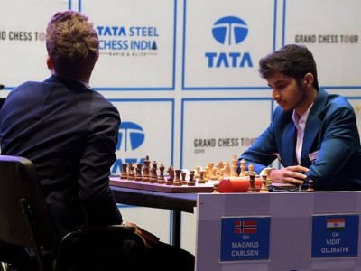Vidit stops Carlsen in the draw