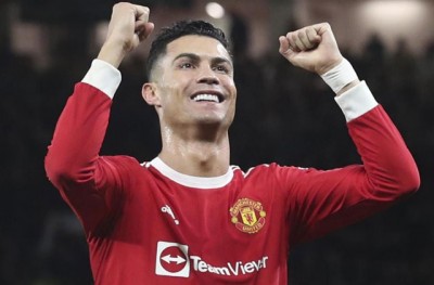 Famous footballer Cristiano Ronaldo gets bumper offer from this club