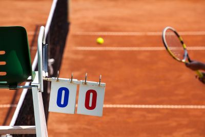 टेनिस टूर्नामेंट: अंपायर ने एक बॉल गर्ल को कहा सेक्सी, मिली यह सजा