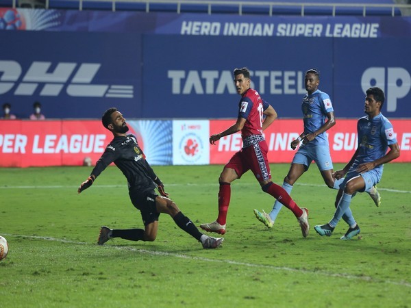 ఐఎస్ ఎల్ 7: ముంబైపై 2-0 తో విజయం సాధించిన జంషెడ్ పూర్