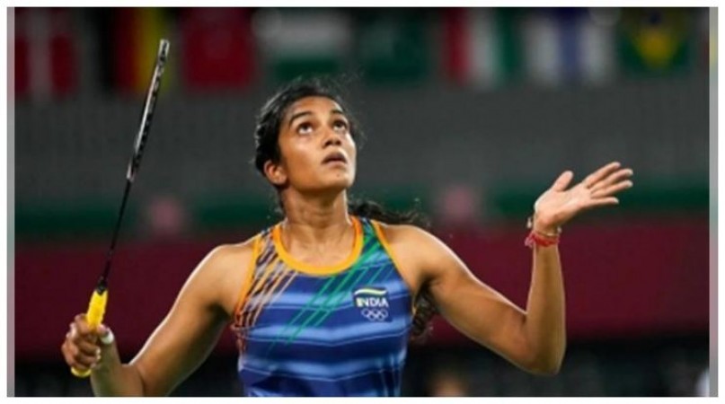 PV Sindhu loses to Intanon in the semi-finals of the Indonesia Open.
