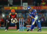 IPL-8 : मुंबई ने हैदराबाद को हराया, दूसरे स्थान के साथ प्लेऑफ में पहुंची
