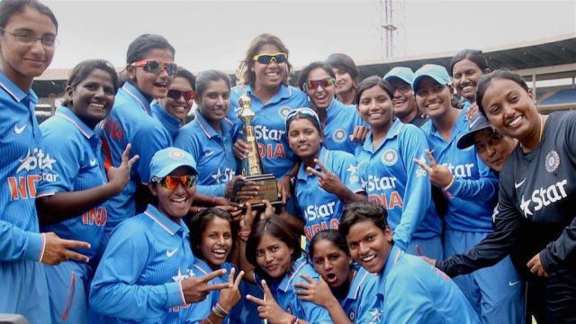 महिला क्रिकेट टीम को भी मिलेगा केंद्रीय अनुबंध