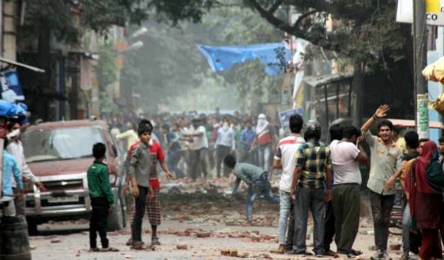 त्रिलोकपुरी में उपद्रव के बाद पुलिस का पहरा