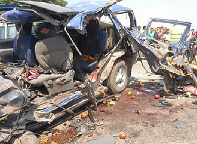 वाहन दुर्घटना में 5 बच्चों की मौत, सड़क पर उतरे लोग