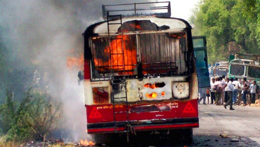 उत्तरप्रदेश में बस में लगी आग, 9 की मौत
