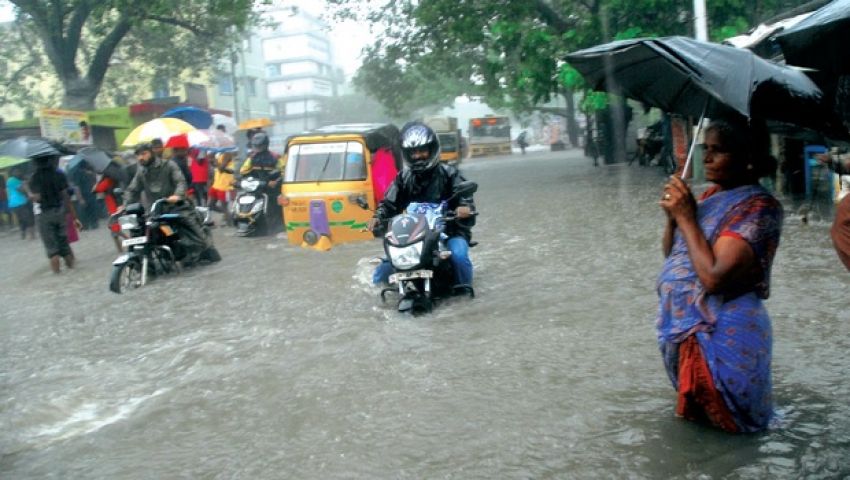 चेन्नई में फिर बारिश, अब तक 325 की मौत