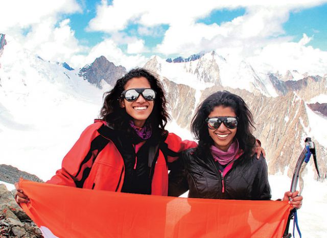 भारत की जुड़वा बहनों ने बनाया माउंट एवरेस्ट फतह करने का रिकोर्ड