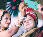 यह है भारत की पहली Selfy शादी, बारात से विदाई तक हर रस्मो की ली सेल्फ़ी