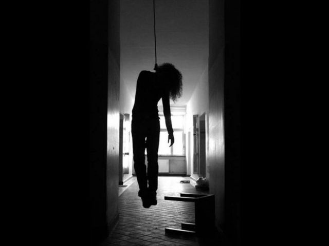 प्रेमी संग पहुंची युवती ने की होटल में आत्महत्या
