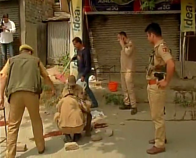 श्रीनगर में पुलिस पर हुआ हमला, 2 जवान शहीद