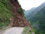 उत्तराखंड में फिर बरपा आपदा का कहर, चट्टान गिरने से 10 की मौत