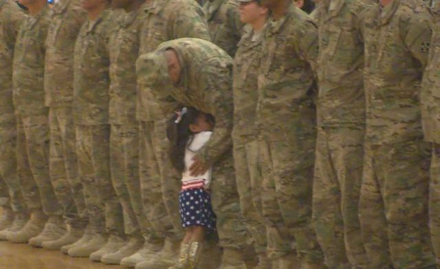 दो साल की बच्ची ने तोड़ा सेना का प्रोटोकोल