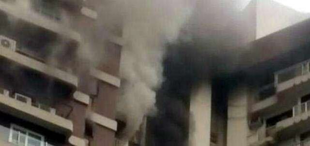 मुम्बई की मेकर टाॅवर बिल्डिंग में आग लगने से दो मरे, दो गंभीर