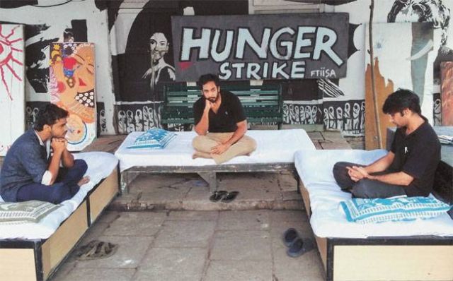 FTII विवाद : भूख हड़ताल पर बैठा 1 और छात्र अस्पताल में भर्ती