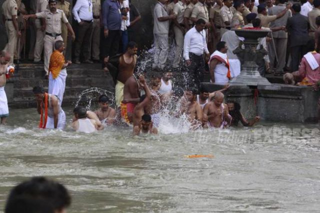 वैष्णव अखाड़े ने आज नासिक कुंभ में किया अंतिम शाही स्नान