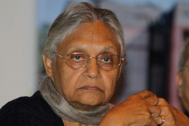 भ्रष्टाचार के घेरे में आई शीला दीक्षित