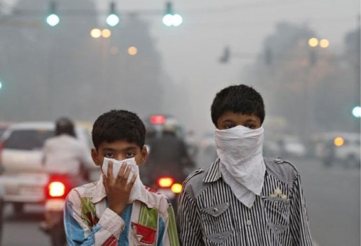 दिल्ली में वायु प्रदुषण का स्तर लगातार बड़ा