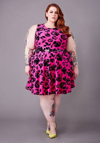 इस मोटी महिला को कई फैशन एजेंसिया बनाना चाहती है मॉडल