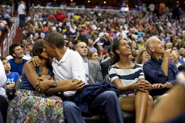 2 लाख तस्वीरों में से चुनी गयी है ओबामा की ये खास तस्वीरे