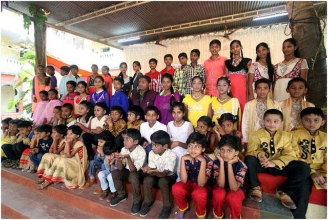 इस स्कूल में 28 जोड़ी जुड़वां बच्चों ने लिया दाखिला, बन गया रिकॉर्ड